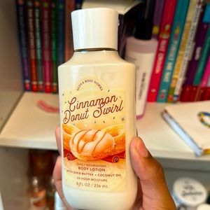 Cinnamon doughnut Swirl body lotion